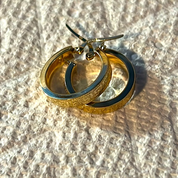 14k gold hoop earrings - Picture 1 of 1